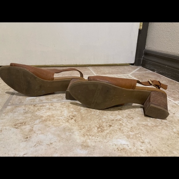 Genuine leather Franco Sarto tan peep toe chunky heel sandals - Picture 2 of 6